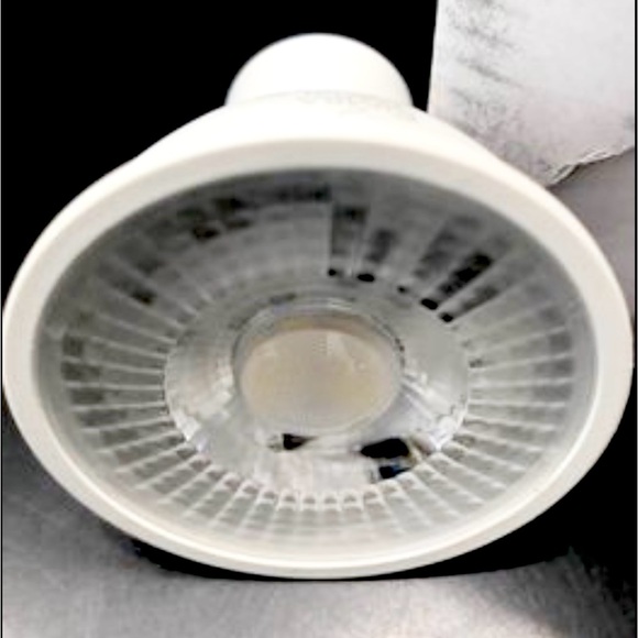 NEW 4 Pack (GU10) ECO LED Daylight 400 Lumens 5w 120v 5000K 30000hr Bulbs in Box - Picture 6 of 6